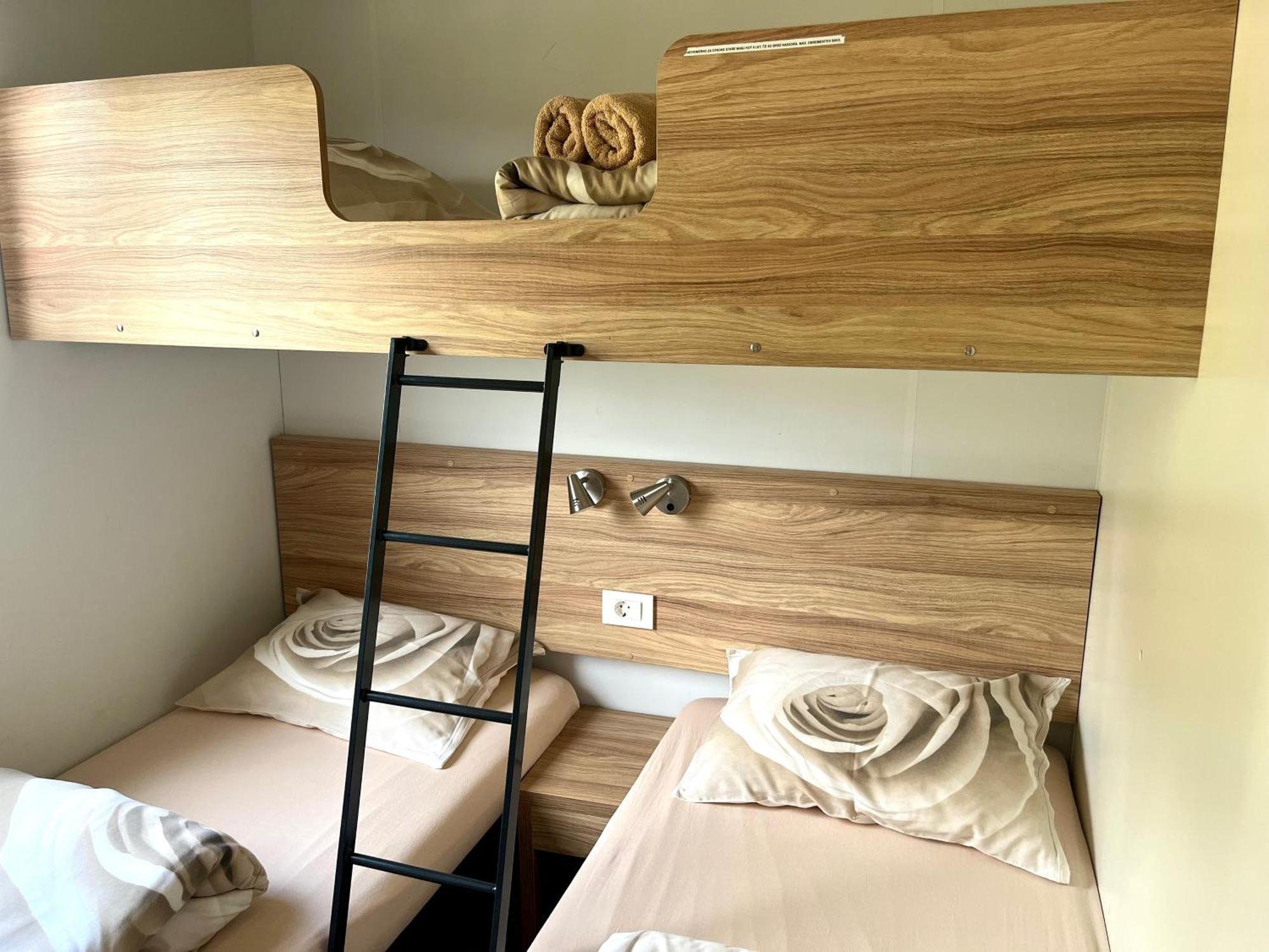 Saksida Holiday Park Zalosce Dış mekan fotoğraf